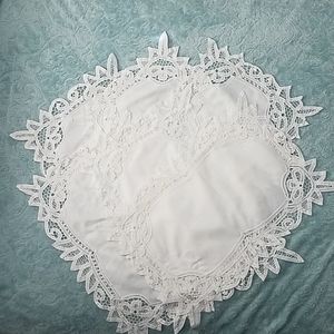 6 White linens battenberg lace placemats,
